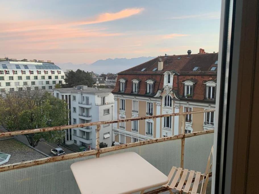 Beautiful Studio 2 Minutes From The Train Station Lägenhet Lausanne Exteriör bild